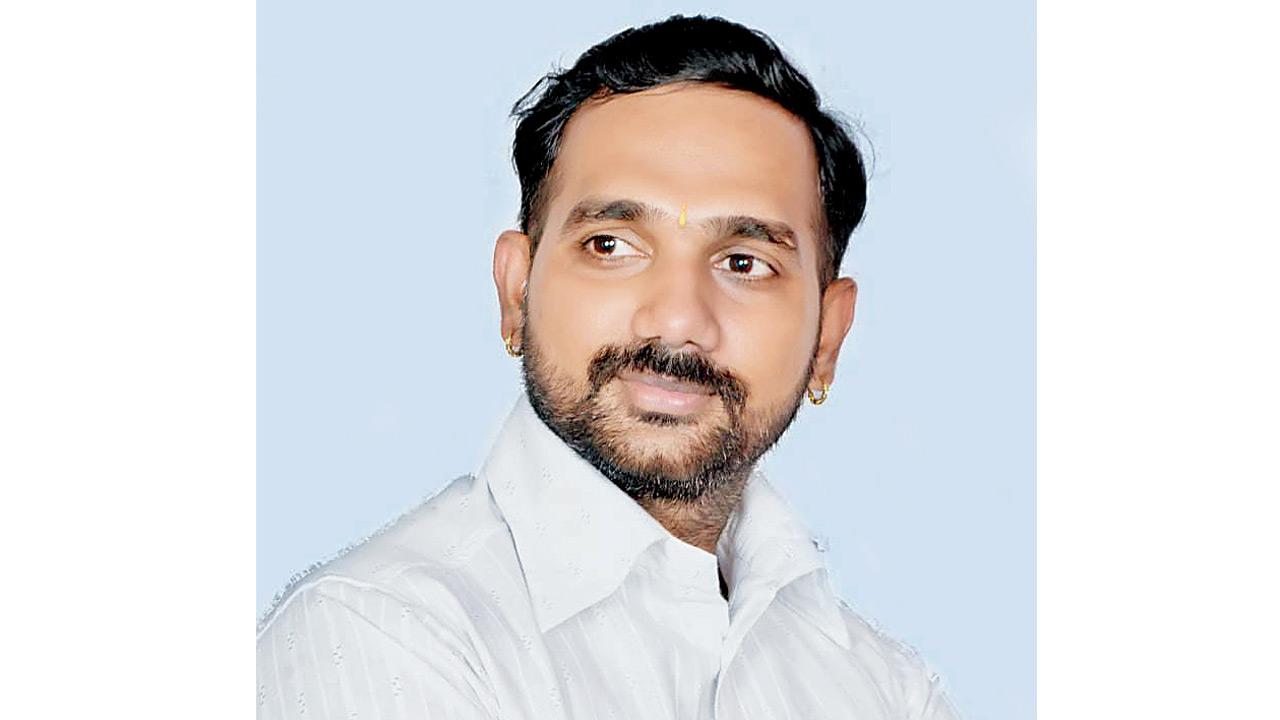 Vasant Raje, president of Shri Ganesh Murti Kala Samiti