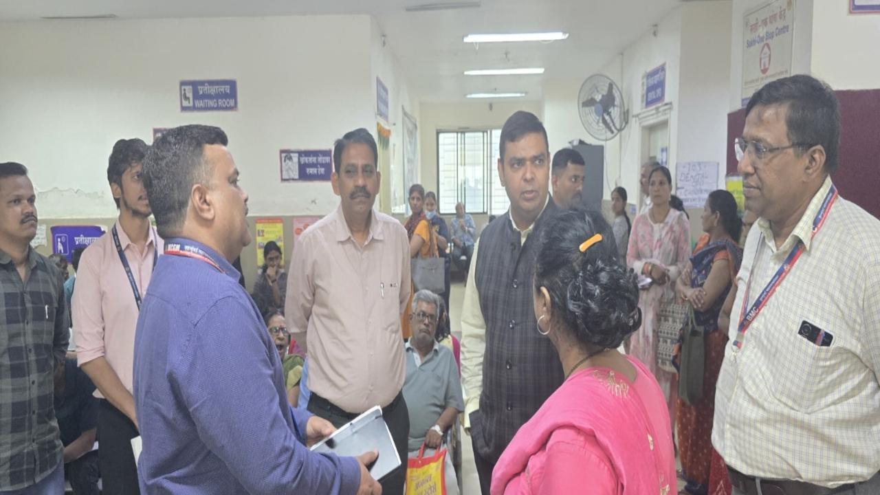 Additional civic commissioner conducts surprise inspection at BMC-run Balasaheb Thackeray trauma care hospital