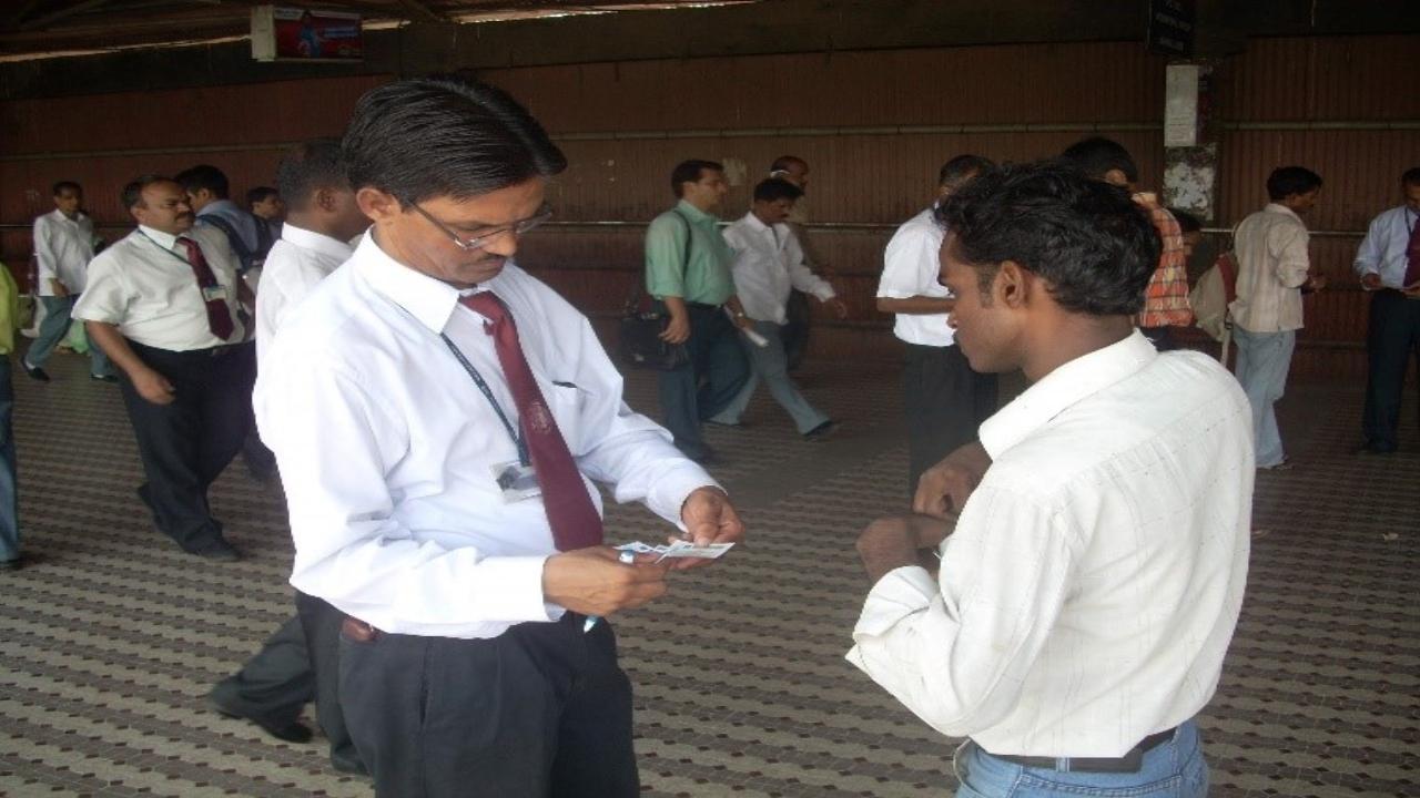 Western Railway recovers fines worth Rs 38.10 crore from ticketless passengers in Mumbai suburban section