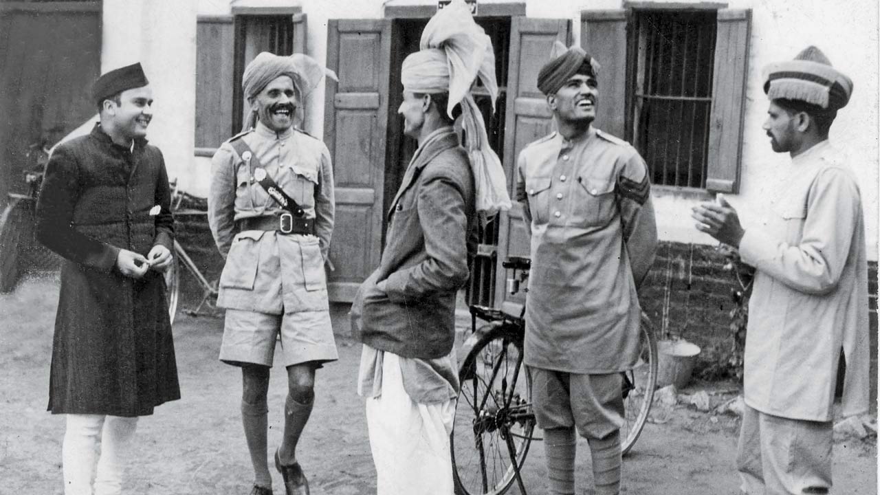 Former Pratap Editor Virendra (extreme left) being released from a British jail.  Pic Courtesy/Jyotsna Mohan
