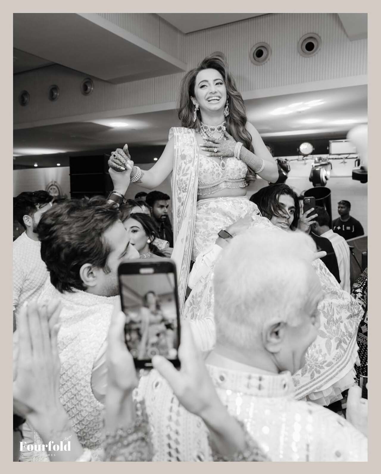 Alekha Advani performs at her sangeet ceremony in a gorgeous lehenga