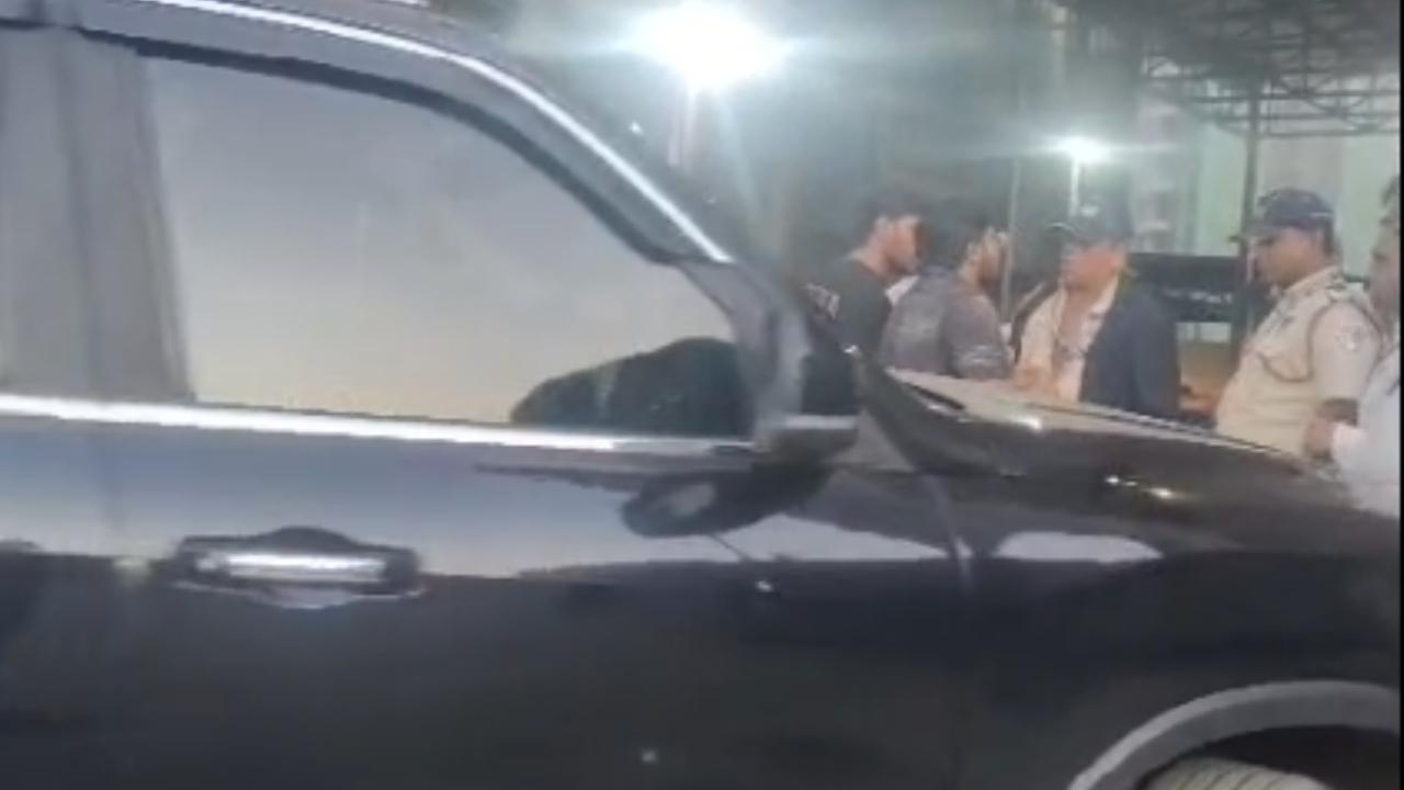 Car driver rams vehicle into Mira Road residential society, injures security guards