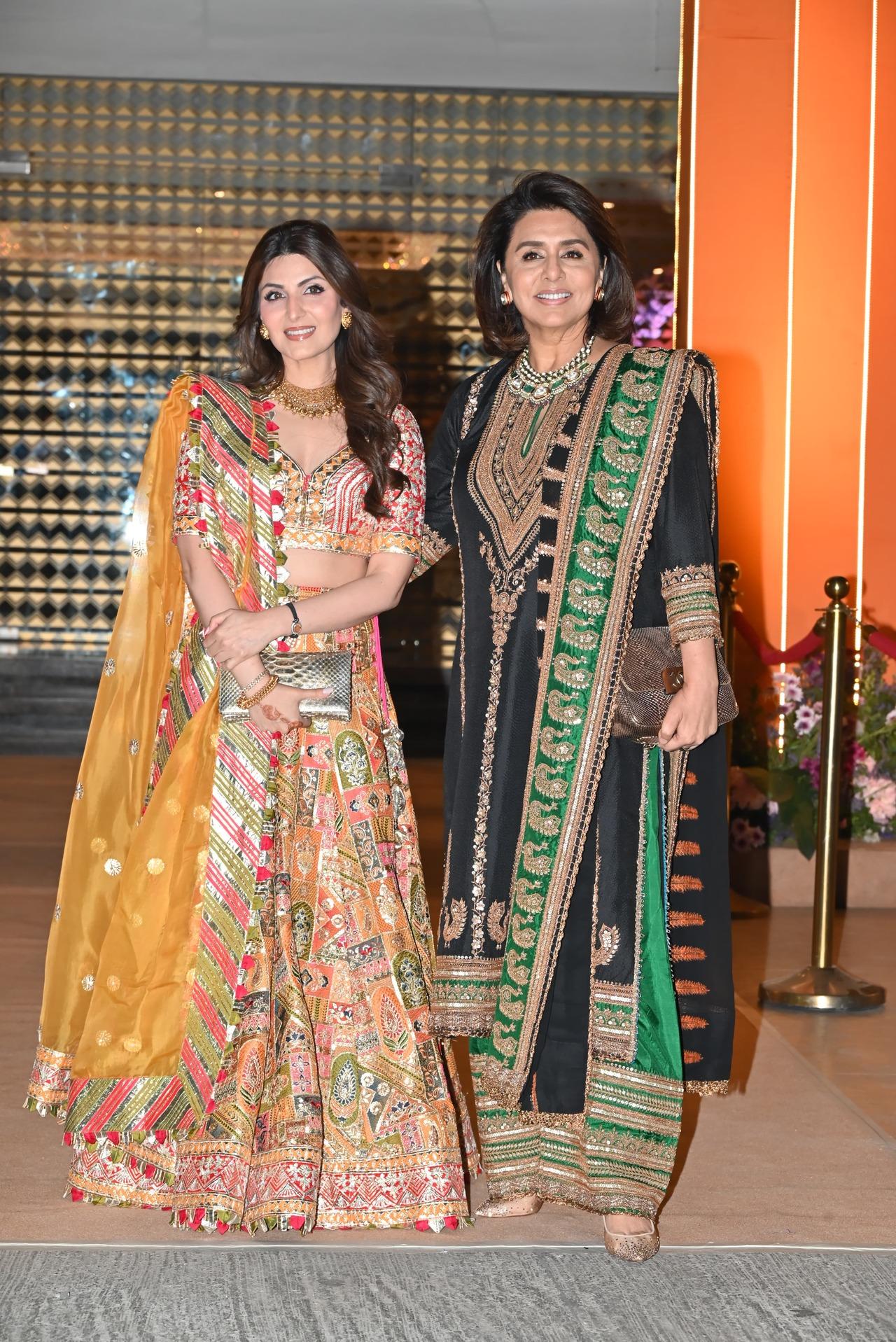 Neetu Kapoor looked gorgeous in an ethnic ensemble as she posed alongside daughter Riddhima Kapoor Sahni. 