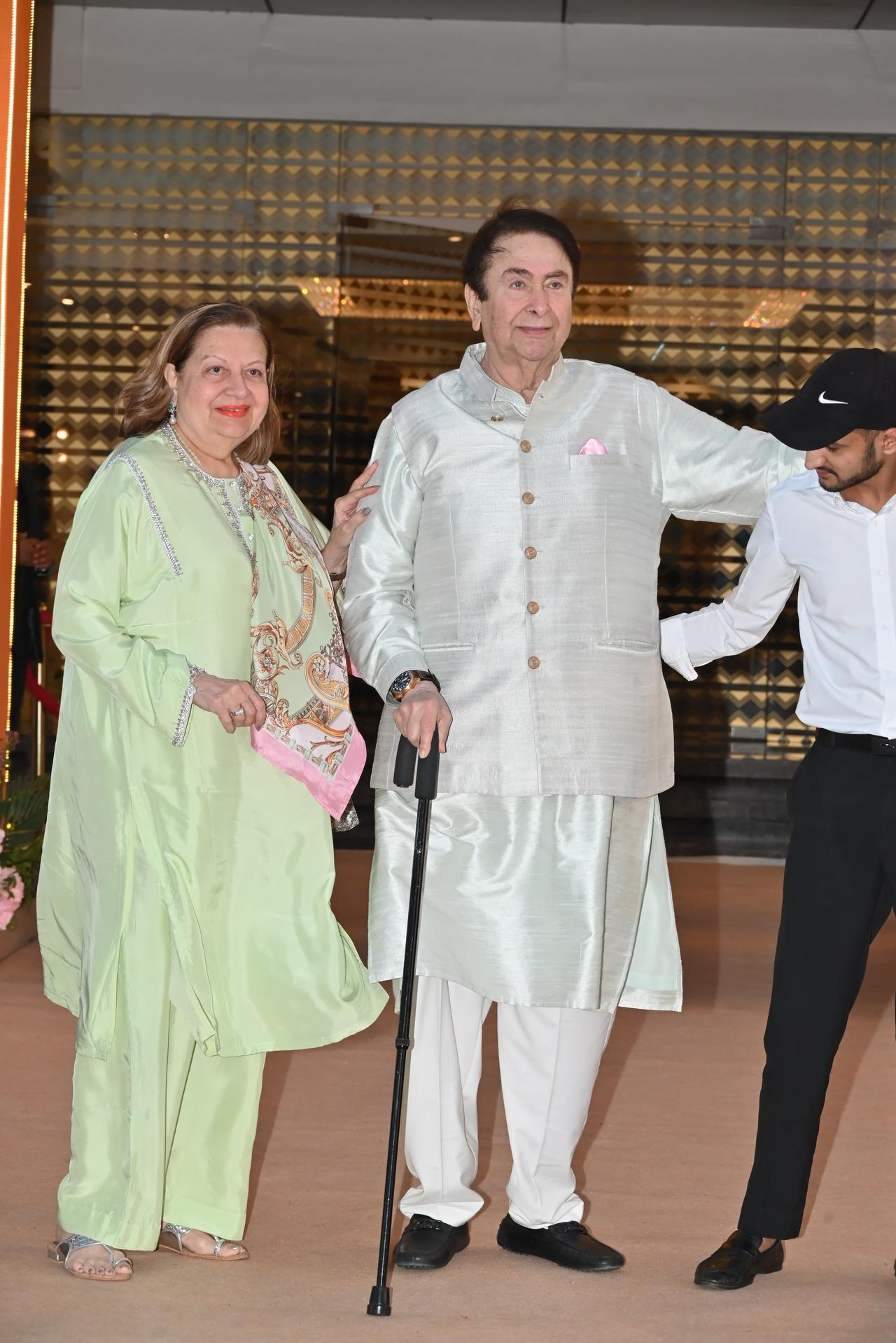 Their parents Randhir Kapoor and Babita also arrived and posed for the shutterbugs. 