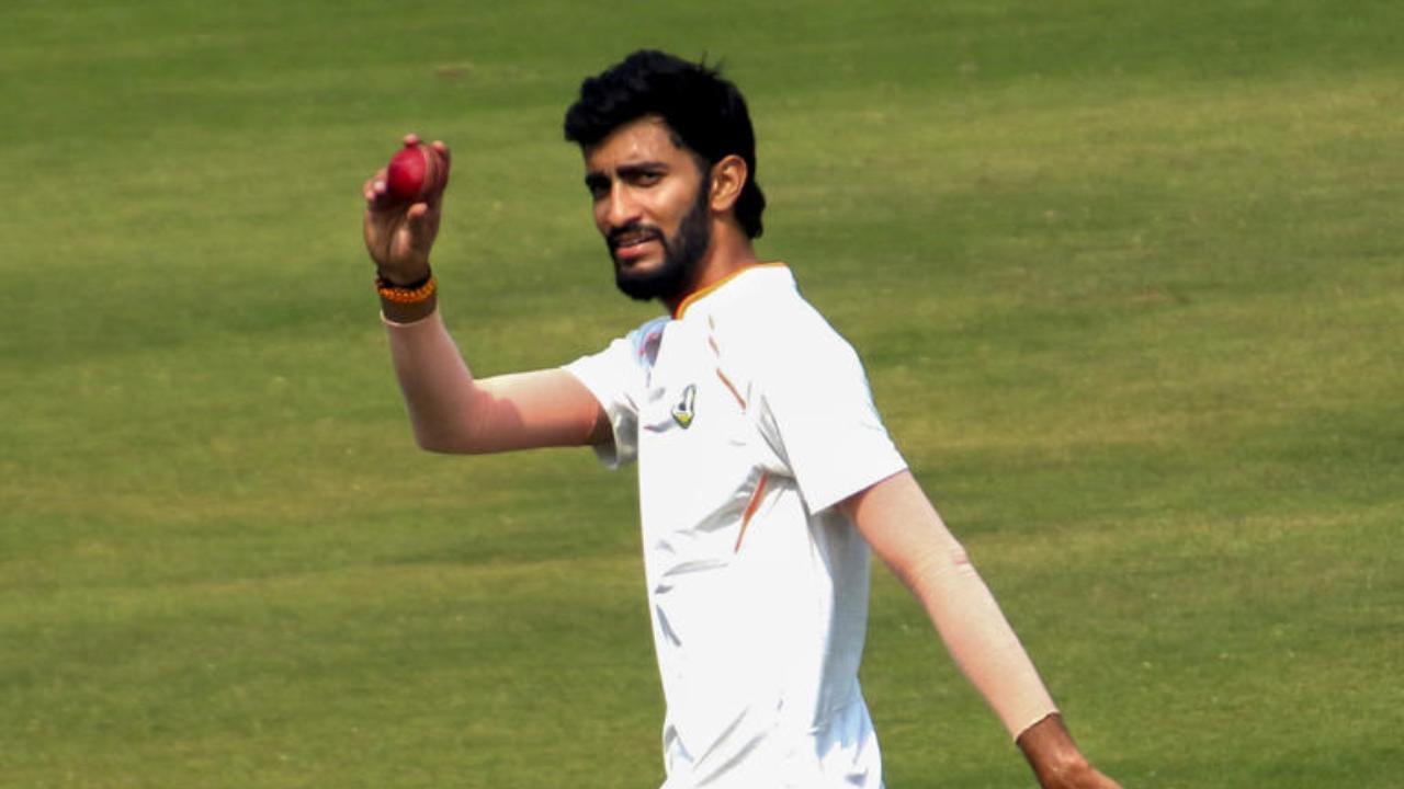 Five-star Thakare helps Vidarbha take commanding lead against TN