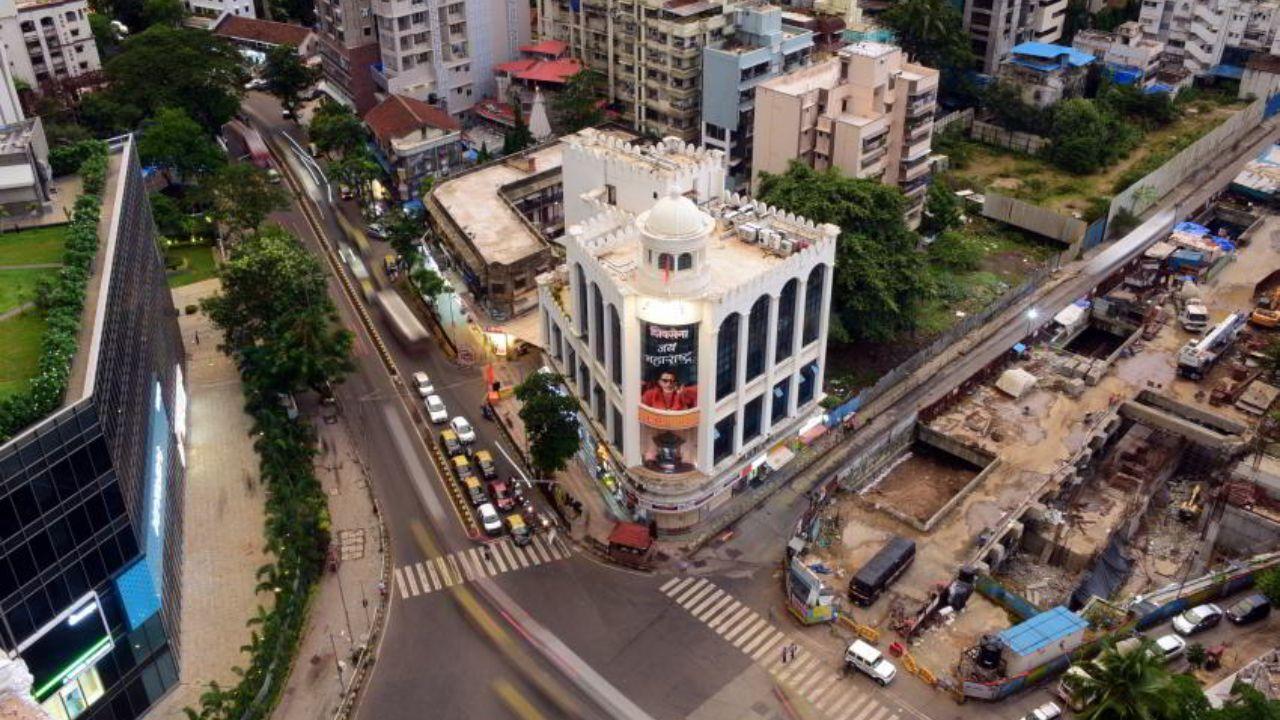 Shiv Sena Bhavan
A political and cultural landmark, Shiv Sena Bhavan stands tall in Dadar West as a symbol of the city's political evolution. (Location: Sugee Building)