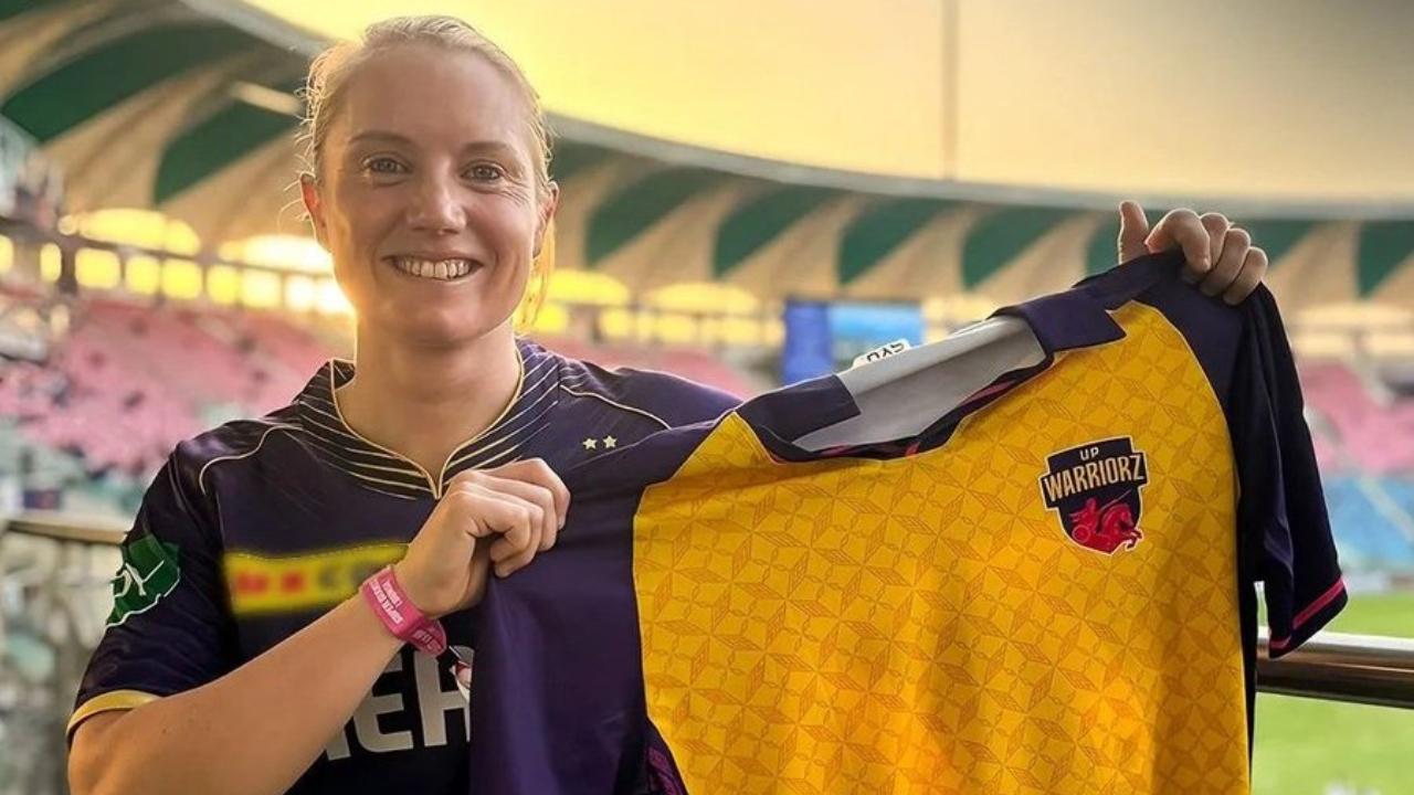 UP Warriorz: Alyssa Healy (C), Arushi Goel, Kiran Navgire, Shweta Sehrawat, Vrinda Dinesh, Chammari Athapaththu, Chinelle Henry, Deepti Sharma, Grace Harris, Kranti Goud, Poonam Khemmar, Sophie Ecclestone, Tahila McGrath, Uma Chetry, Alana King, Anjali Sarvani, Gouher Sultana, Rajeshwari Gayakwad, Saima Thakor