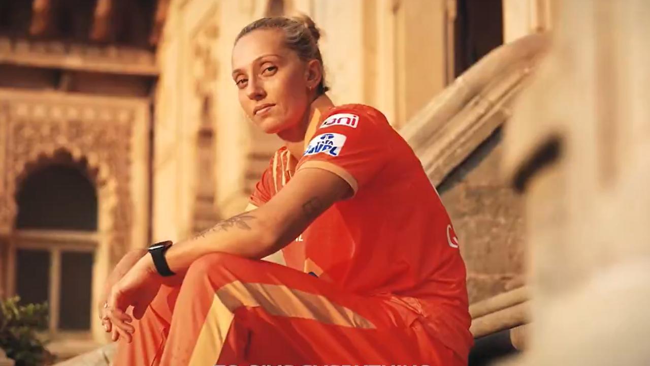 Gujarat Giants: Ashleigh Gardner (C), Bharti Fulmali, Laura Wolvaardt, Phoebe Litchfield, Simran Shaikh, Danielle Gibson, Dayalan Hemalatha, Deandra Dottin, Harleen Deol, Sayali Satghare, Tanuja Kanwer, Beth Mooney, Kashvee Gautam, Mannat Kashyap, Meghna Singh, Prakashika Naik, Priya Mishra, Shabnam Shakil