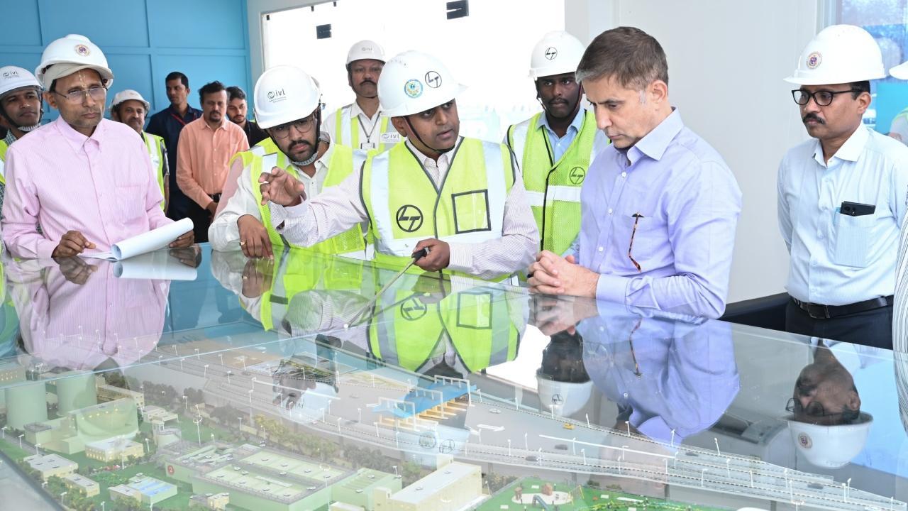 Mumbai: BMC chief visits Bandra sewage treatment plant to review project's progress