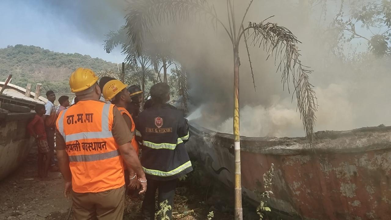 Boat catches fire near Thane creek in Maharashtra; none hurt