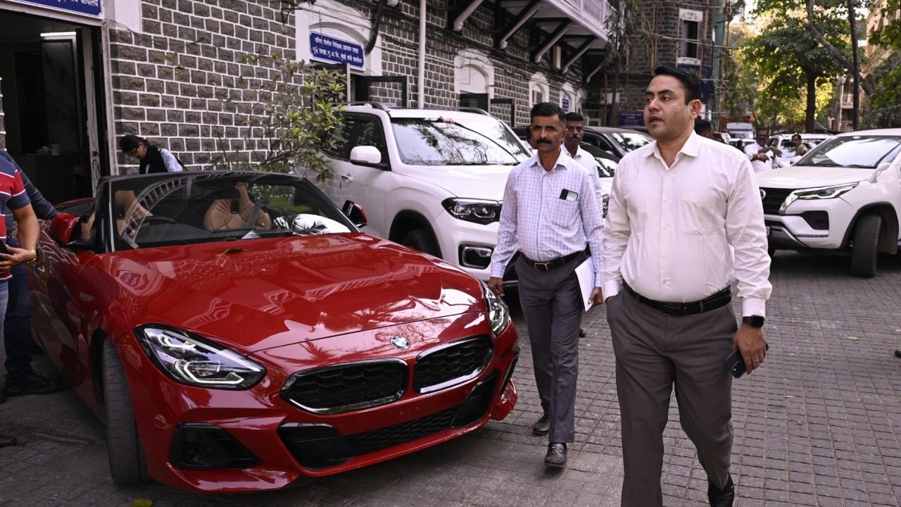 The Mumbai Crime Branch has also seized 16 vehicles, including luxury models like BMW, Fortuner, and Scorpio