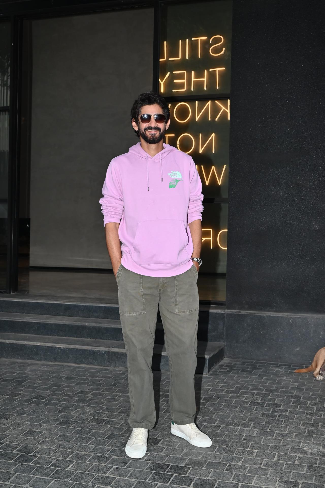 Actor and cricket presenter Gaurav Kapur was seen in a pink hoodie and dark coloured pants, flashing a wide smile at the screening