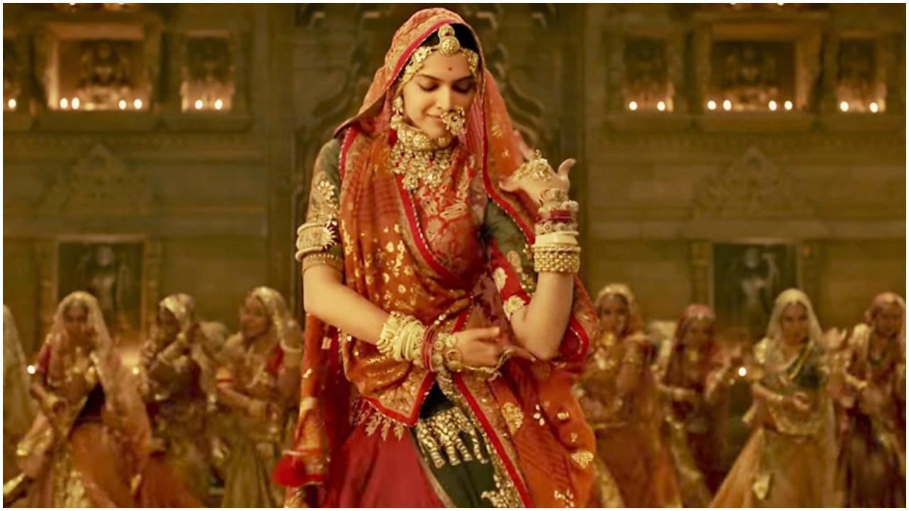 Deepika Padukone took 66 twirls in a 30kg lehenga for Padmaavat song 'Ghoomar'