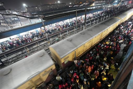 Vendors and long-time station workers described the crowd as unprecedented and overwhelming. The Prayagraj Express was already packed when another train’s announcement sparked a sudden rush.