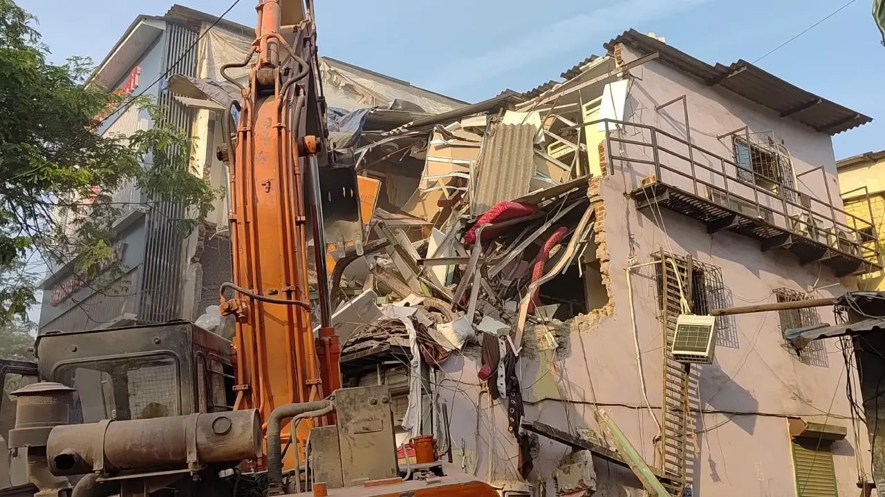 BMC conducts demolition drive in Sakinaka