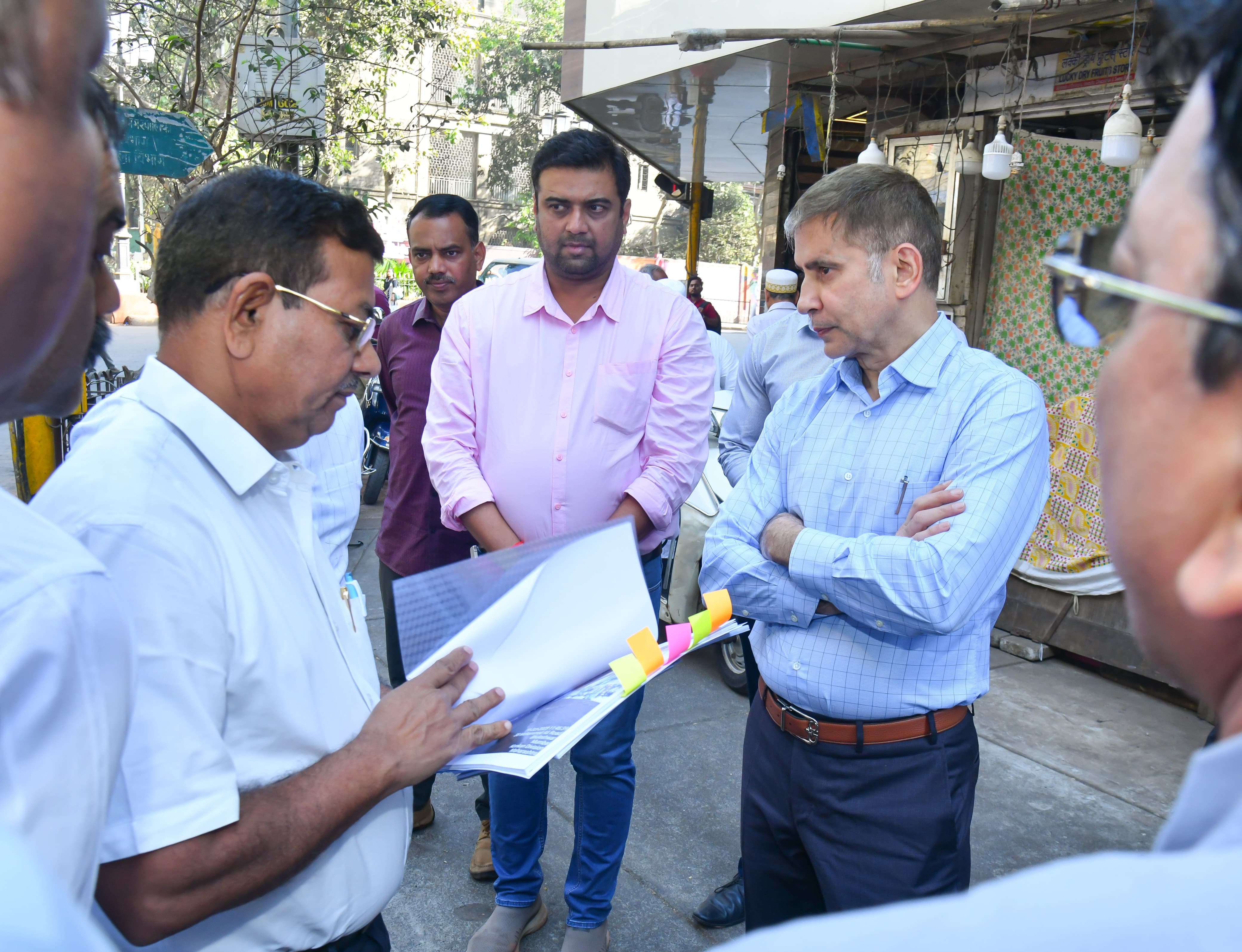 The project falls under the larger ‘Mumbai Beautification Project’, aiming to enhance the city’s aesthetics. Gagrani directed the planting of trees that will help reduce noise pollution along the 2.1-km length of the flyover’s road divider.