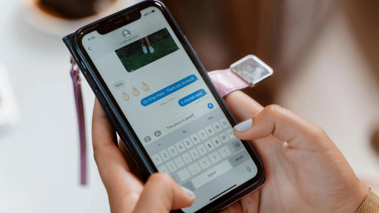 Emoji proposal
Text them a message using only emojis (hearts, roses, rings) that they have to decode. Make sure the final meaning is super sweet and converse your final question