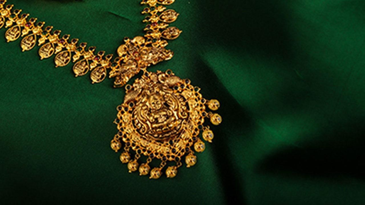 Understanding the Factors Influencing Gold Rate in India with Bajaj Finance