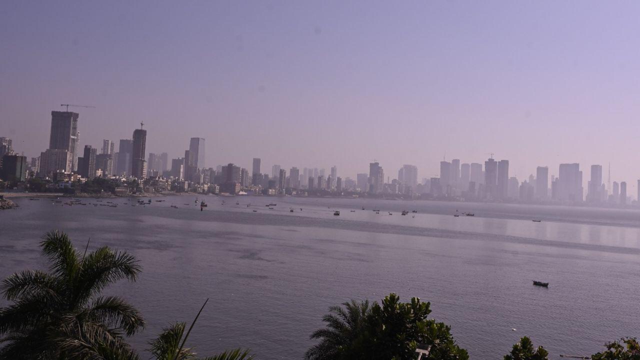 The streets of Dadar remain covered in dust and smog as rising pollution levels contribute to an increasingly unhealthy environment