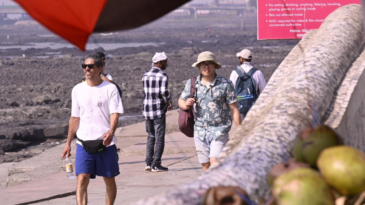 The IMD has issued a heatwave alert for Mumbai, Thane and other neighbouring districts. Pics/Ashish Raje