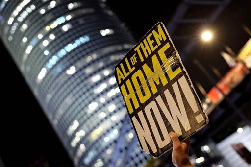 The protest, which began as a birthday vigil for hostage Alon Ohel, escalated after Hamas postponed the scheduled release of captives, citing Israeli non-compliance. Protesters blocked traffic near the Israeli Defence Ministry, setting fires and chanting slogans demanding immediate action from Prime Minister Benjamin Netanyahu.