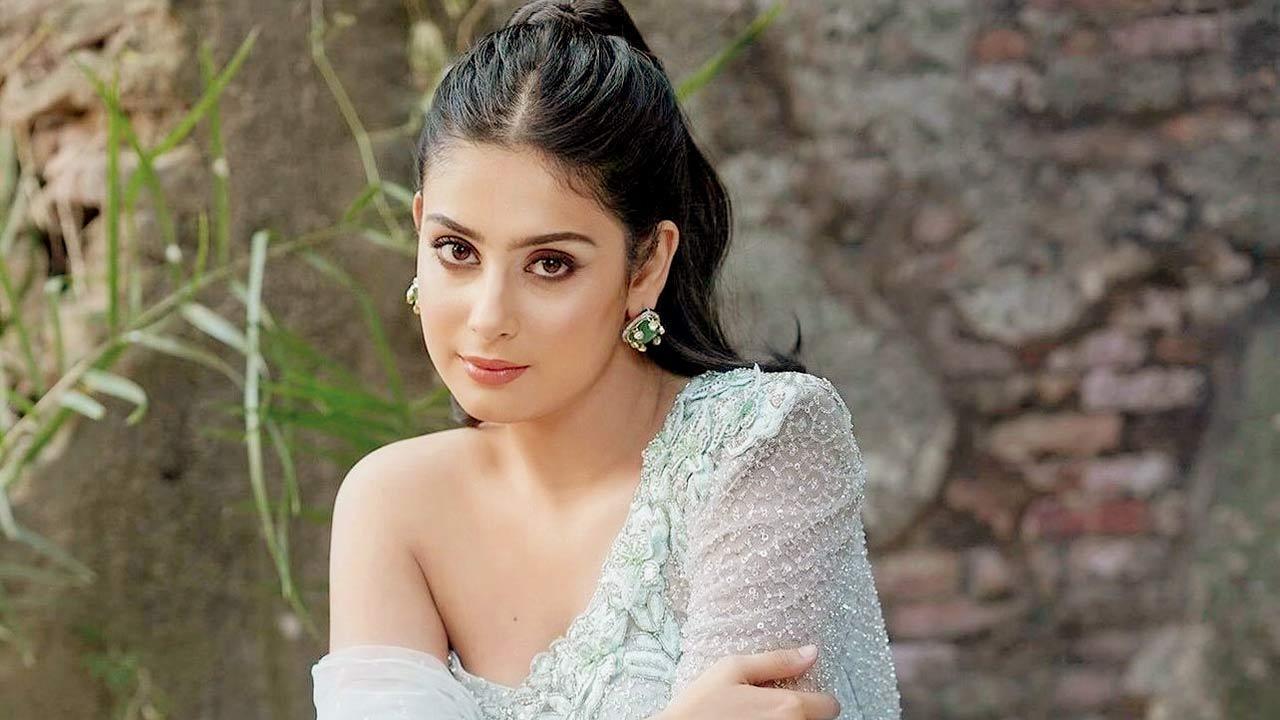 Telly Tattle: Isha Malviya to play Naagin in seventh season?