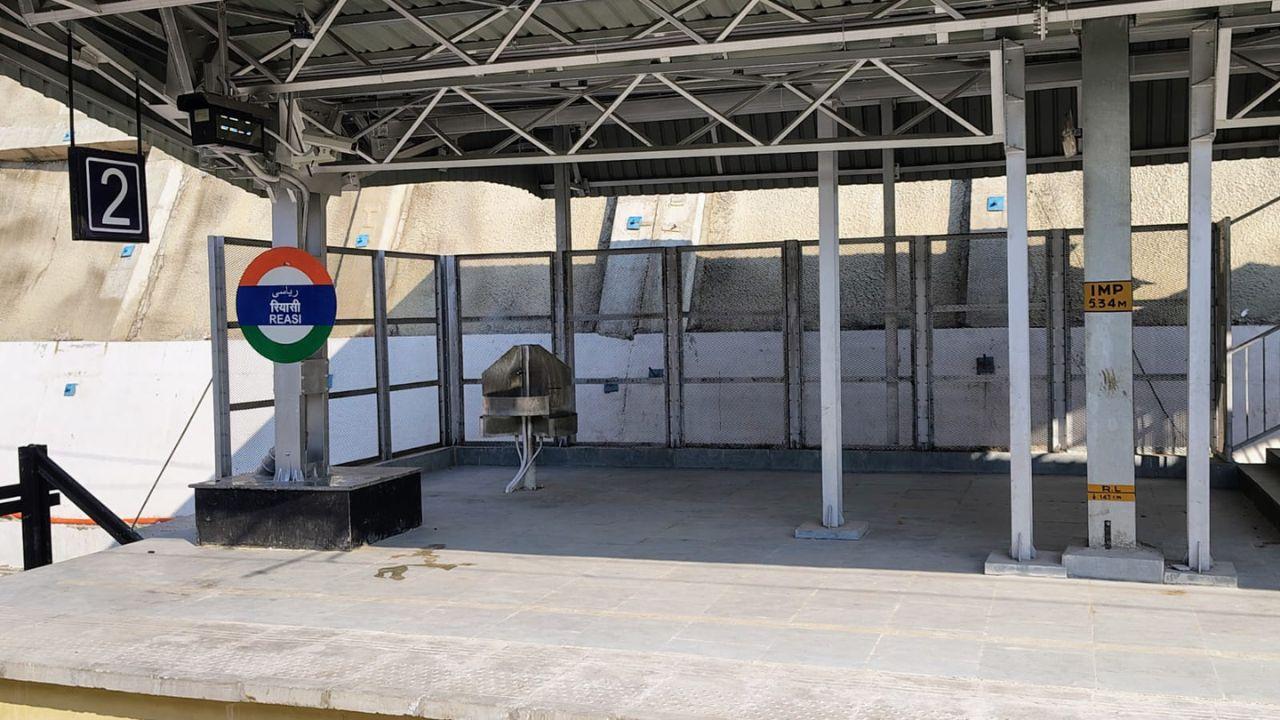 Srinagar station is central to the valley’s economy and tourism, connecting the heart of Kashmir to the rest of India