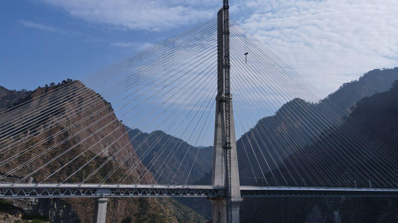 The Anji Khad Bridge’s unique cable-stayed design showcases India’s innovation in overcoming the challenges of building in rugged terrain