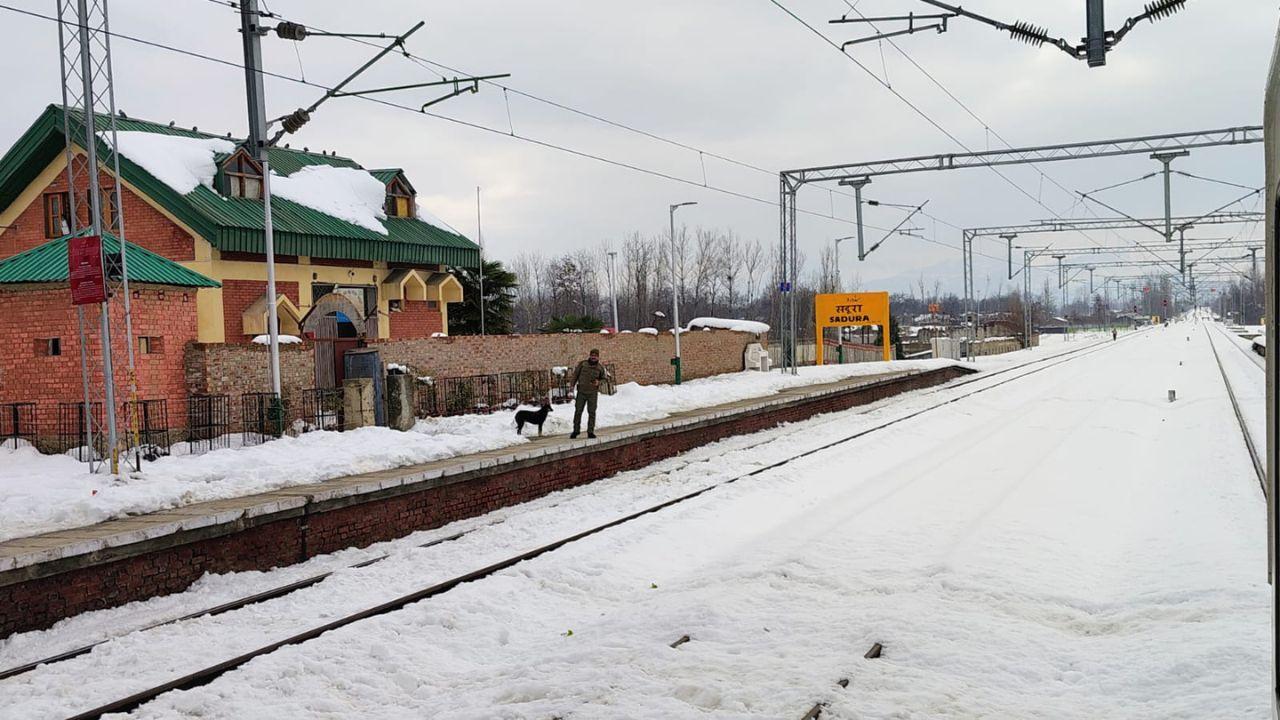 Qazigund, known as the ‘Gateway of Kashmir,’ serves as a crucial connection between South Kashmir and the rest of the region