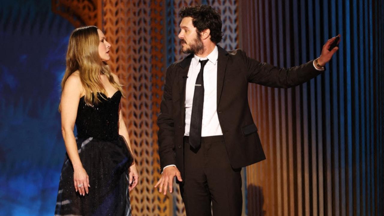 Adam Brody shows 'Nobody Wants This' co-star Kristen Bell he is a good kisser