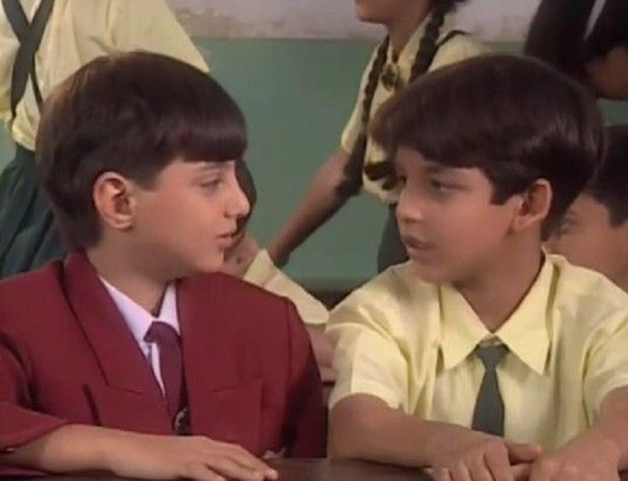 Just Mohabbat (1999-2000)
Kunaal made his acting debut with this TV series. He played the role of Sanjay, a friend of the protagonist in this coming-of-age series
