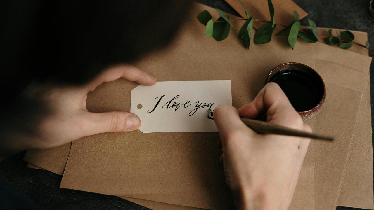 Focus on emotional connection; create intimacy through communication and shared experiences rather than just grand gestures. Instead of bombarding your partner with texts and grand gestures every hour, try simple things. A handwritten note tucked into their bag or a ‘thank you’ for something small can mean a lot.
