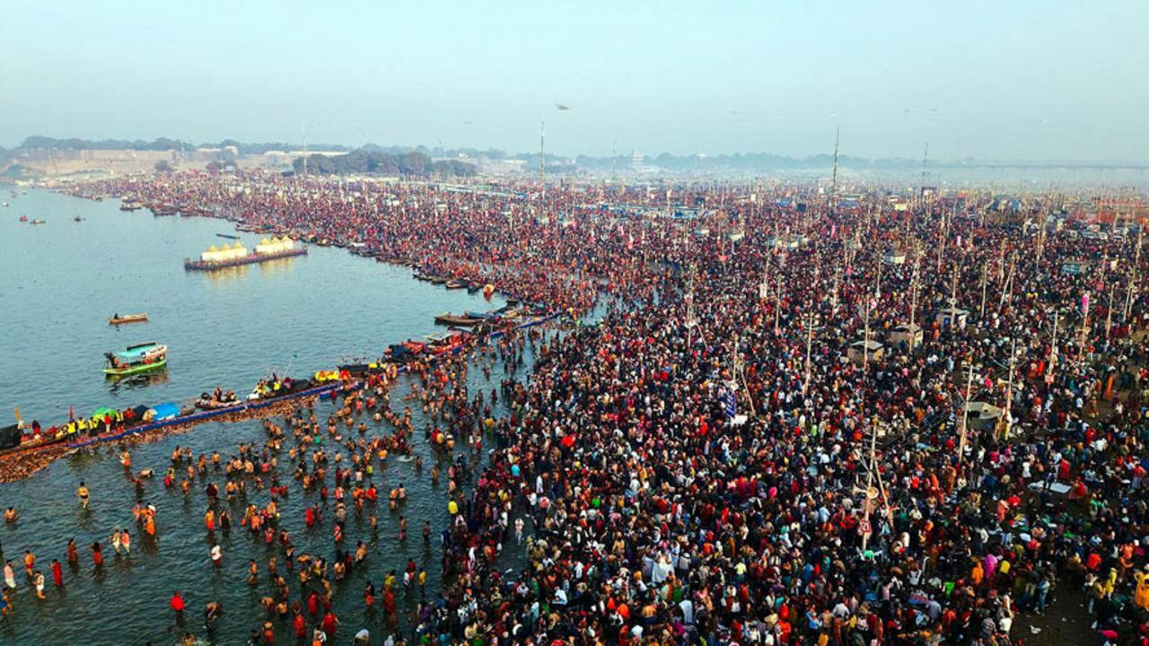 Maha Kumbh 2025: Devotees take holy dip at Sangam on Maghi Purnima
