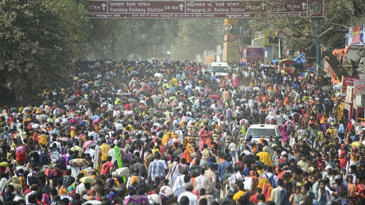 Massive 300-km traffic jam on route to Maha Kumbh leaves lakhs of pilgrims stranded 