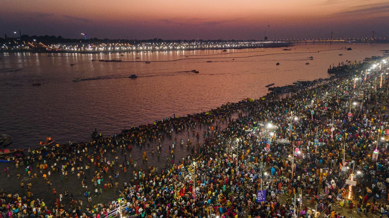 Maha Kumbh 2025 300 sanitation workers clean the Ganga; set Guinness