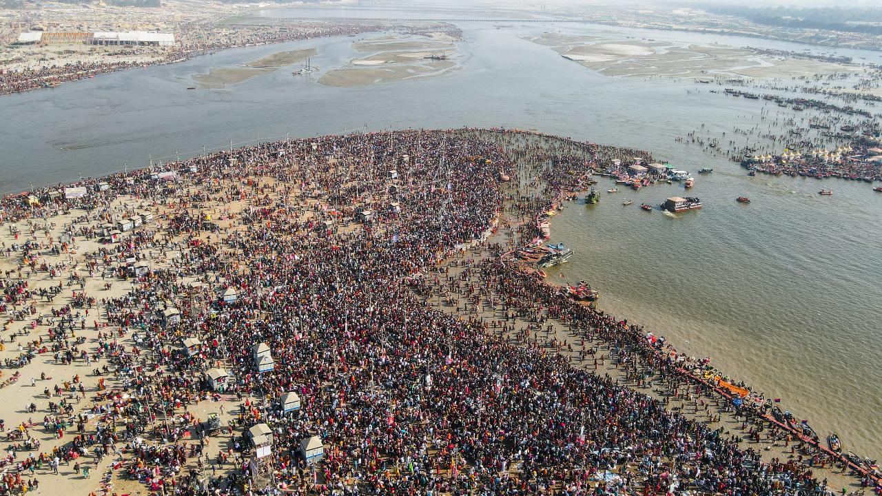 Mahakumbh 2025: Devotees heading to Varanasi, Ayodhya after holy dip at Sangam