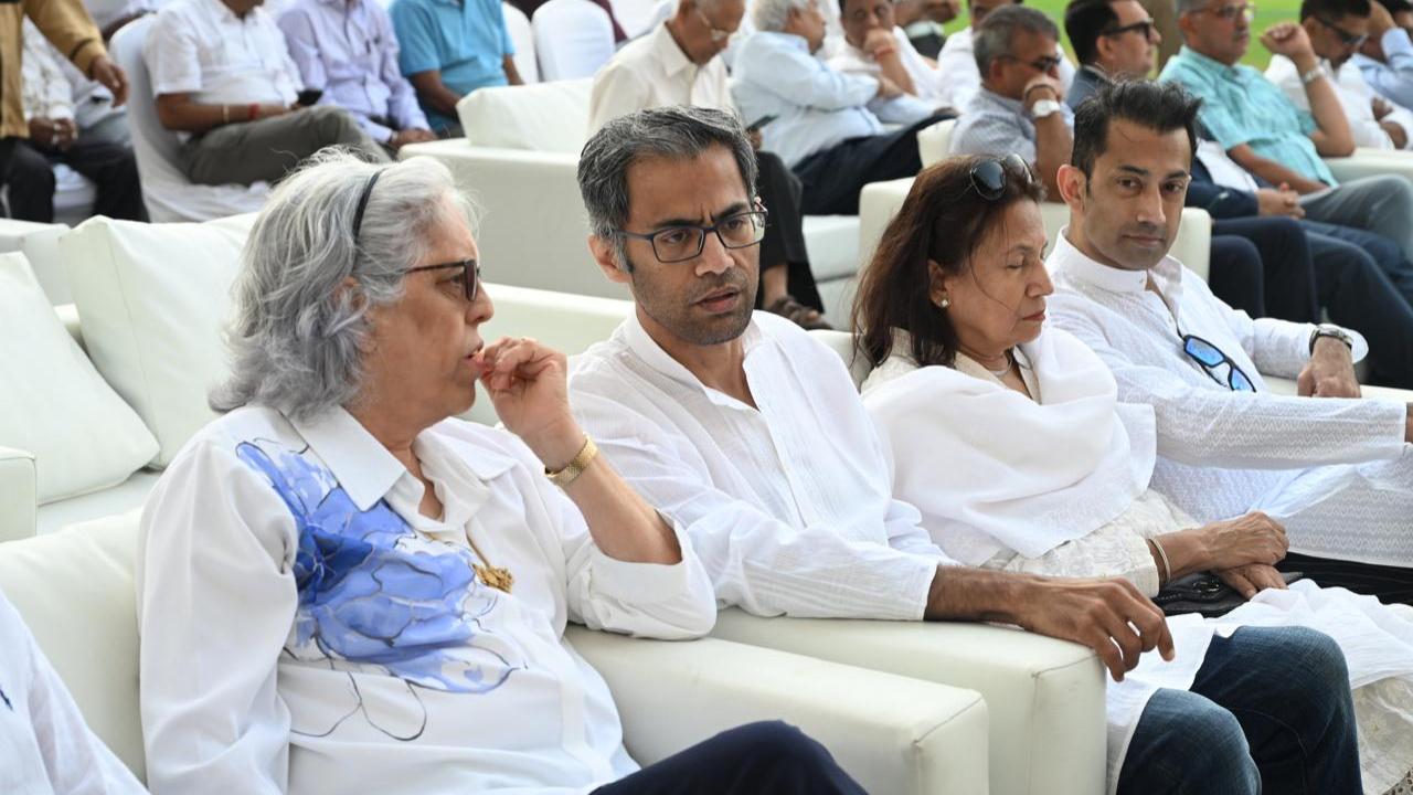 Former Team India cricketer Diana Edulji was also seen exchanging words with late Milind Rege's sons Aditya, Siddharth and wife