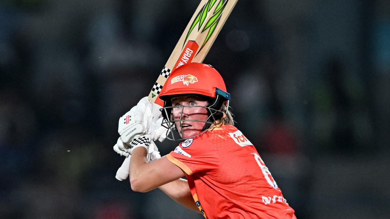 Opening batswoman Beth Mooney smashed a stunning 56 runs off 42 deliveries which was laced with 8 fours