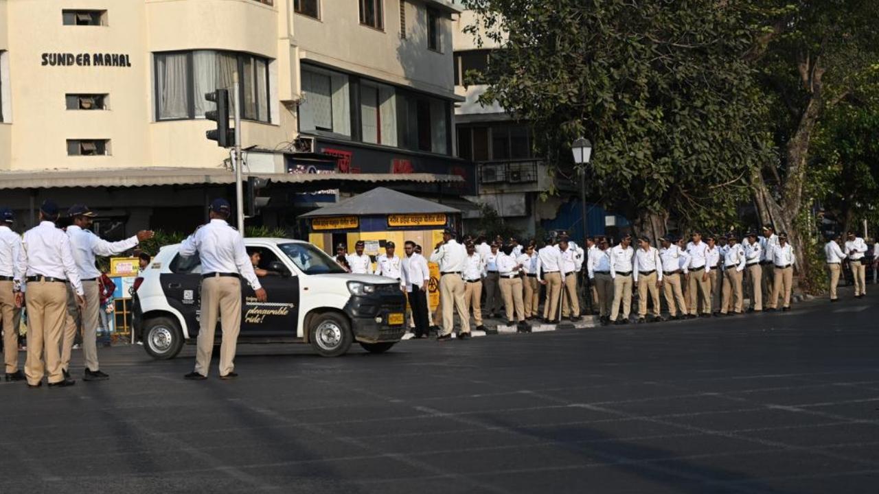 The training was conducted at the Marine Drive in south Mumbai. Pics/Atul Kamble