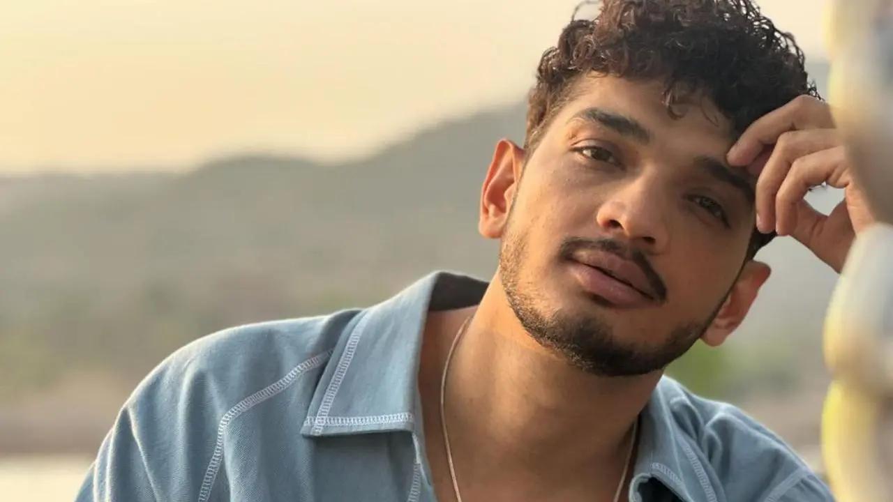 With Munawar Faruqui's show gaining popularity each passing day, Hafta Vasooli has landed in legal trouble, with multiple complaints being filed against it for offending religious sentiments and promoting obscenity. Read More