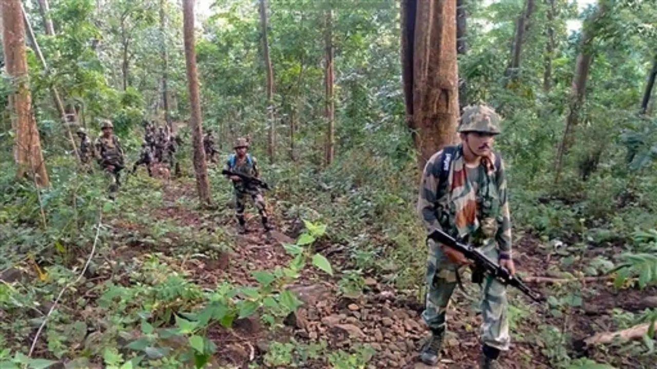 39-year-old security personnel succumbs to injuries in Naxal encounter at Gadchiroli