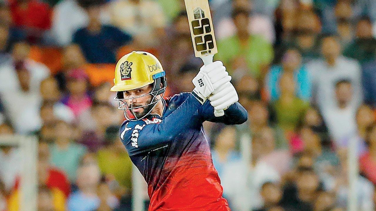 The Royal Challengers Bengaluru (RCB) recently announced that Rajat Patidar will be handed over the leadership duties ahead of the IPL 2025. The right-hander replaced Faf du Plessis for the captaincy slot
