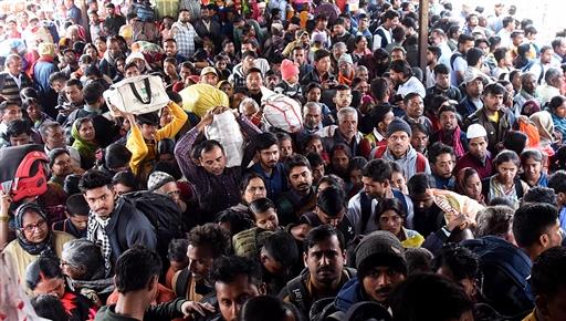 With the festival drawing to a close, devotees from across the country are rushing to Prayagraj, causing severe congestion in rail transport. DDU Junction in Chandauli, Uttar Pradesh, is struggling to manage the overwhelming number of pilgrims heading towards Prayagraj.