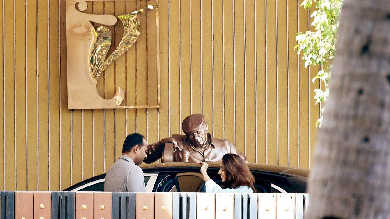 Up and about: Kiara Advani, Sara Tendulkar, Karan Johar and others