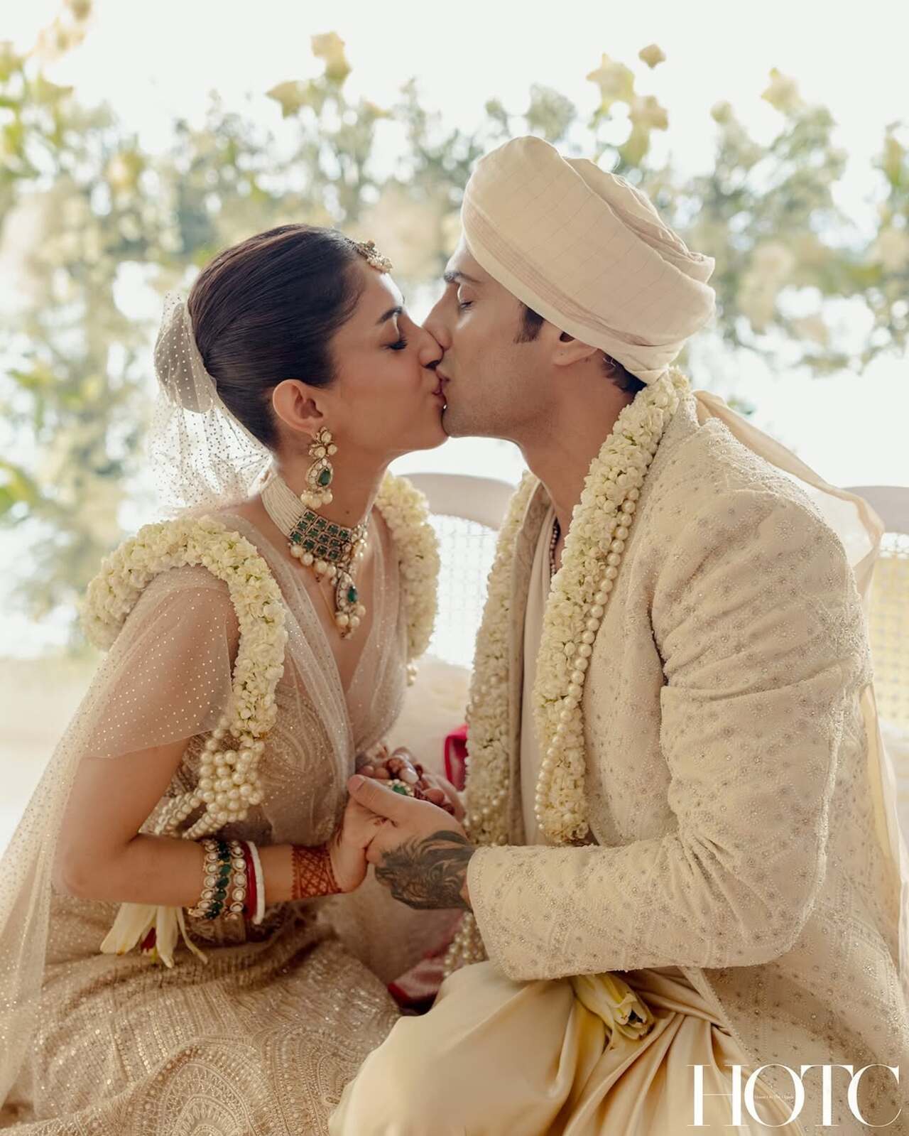 Prateik Babbar and Priya Banerjee opted to wear ethereal ensembles from a special collection by designer Tarun Tahiliani for their special day, with jewelry by Khurana Jewellery House.