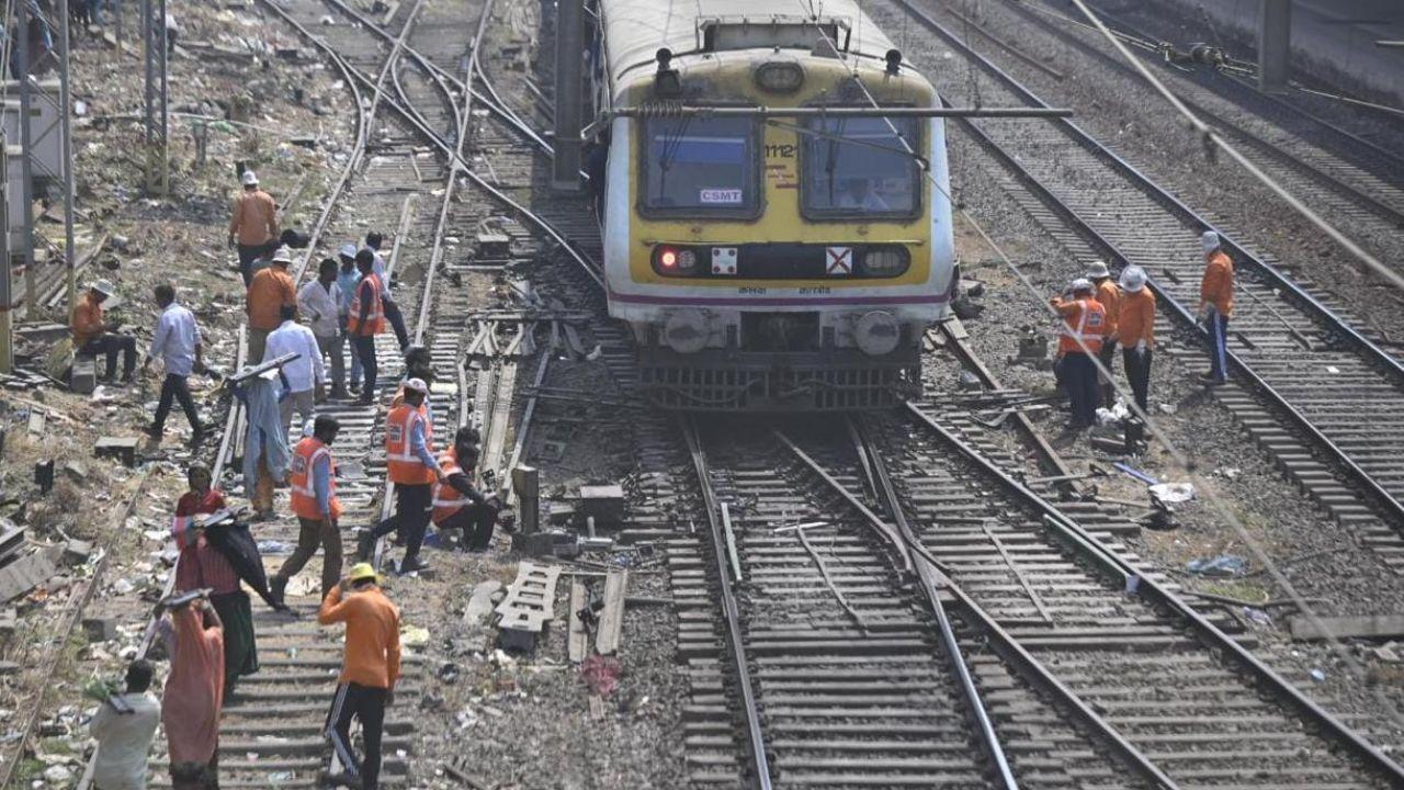IN PHOTOS: Railway workers align crossover of working tracks at Chinchpokli