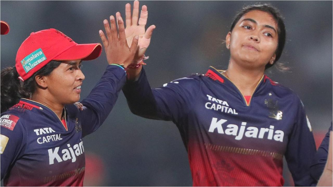 Although Lanning tried to lead a recovery with some stylish boundaries, RCB's bowlers and fielders, led by Renuka and Wareham, kept the pressure on, as Delhi lost their last five wickets in six overs