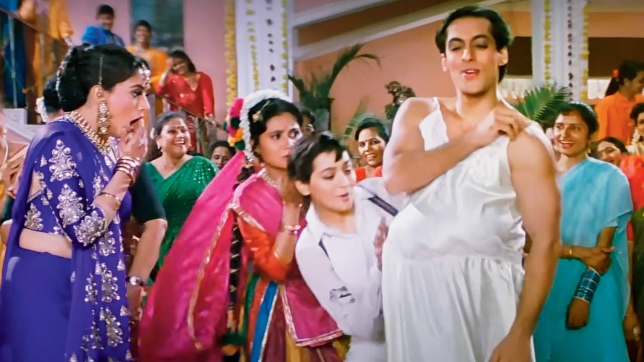 Telly Tattle: Sooraj Barjatya recalls tale behind dressing Salman Khan in a nightie for Hum Aapke Hain Koun..!