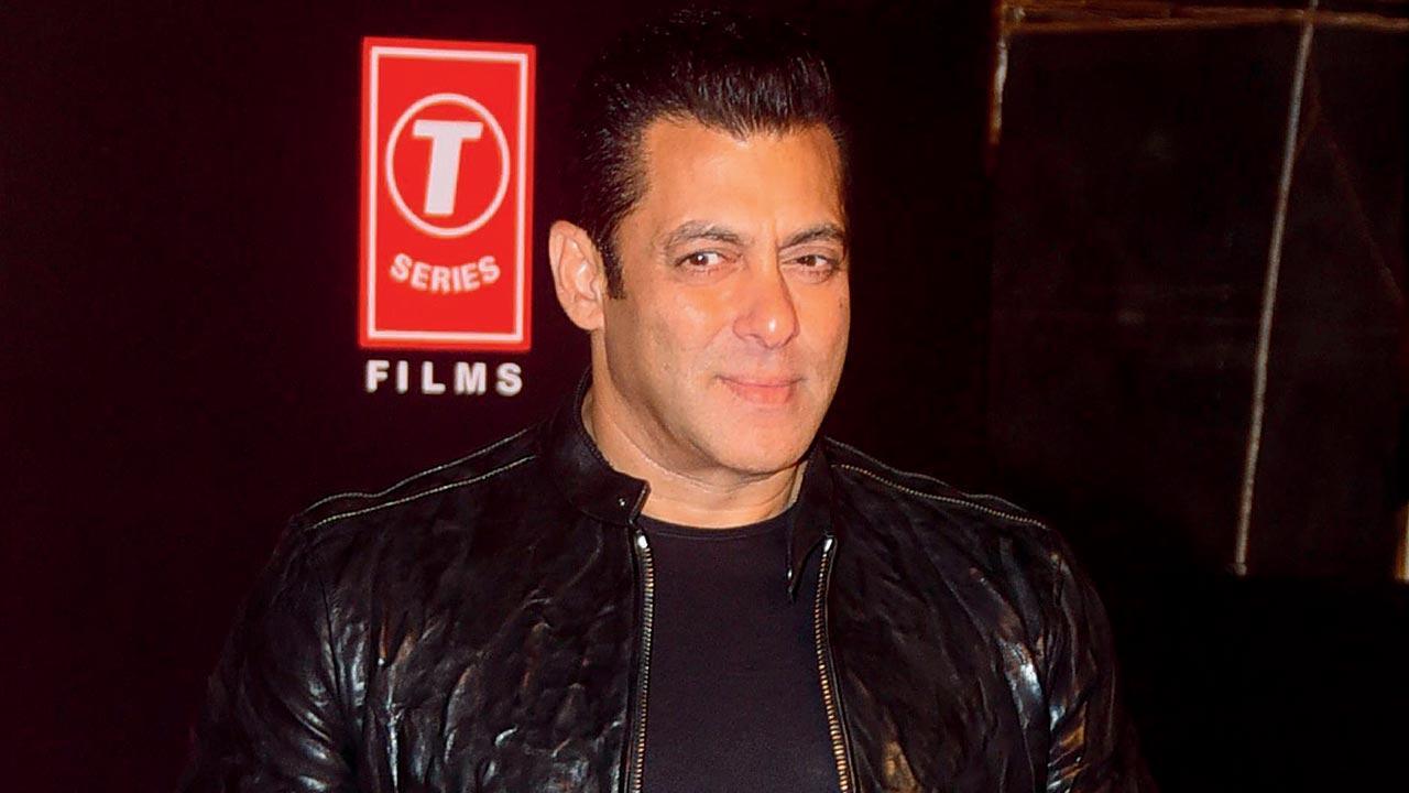 Salman Khan pens a special note for Sooraj Barjatya on his OTT debut with Bada Naam Karenge