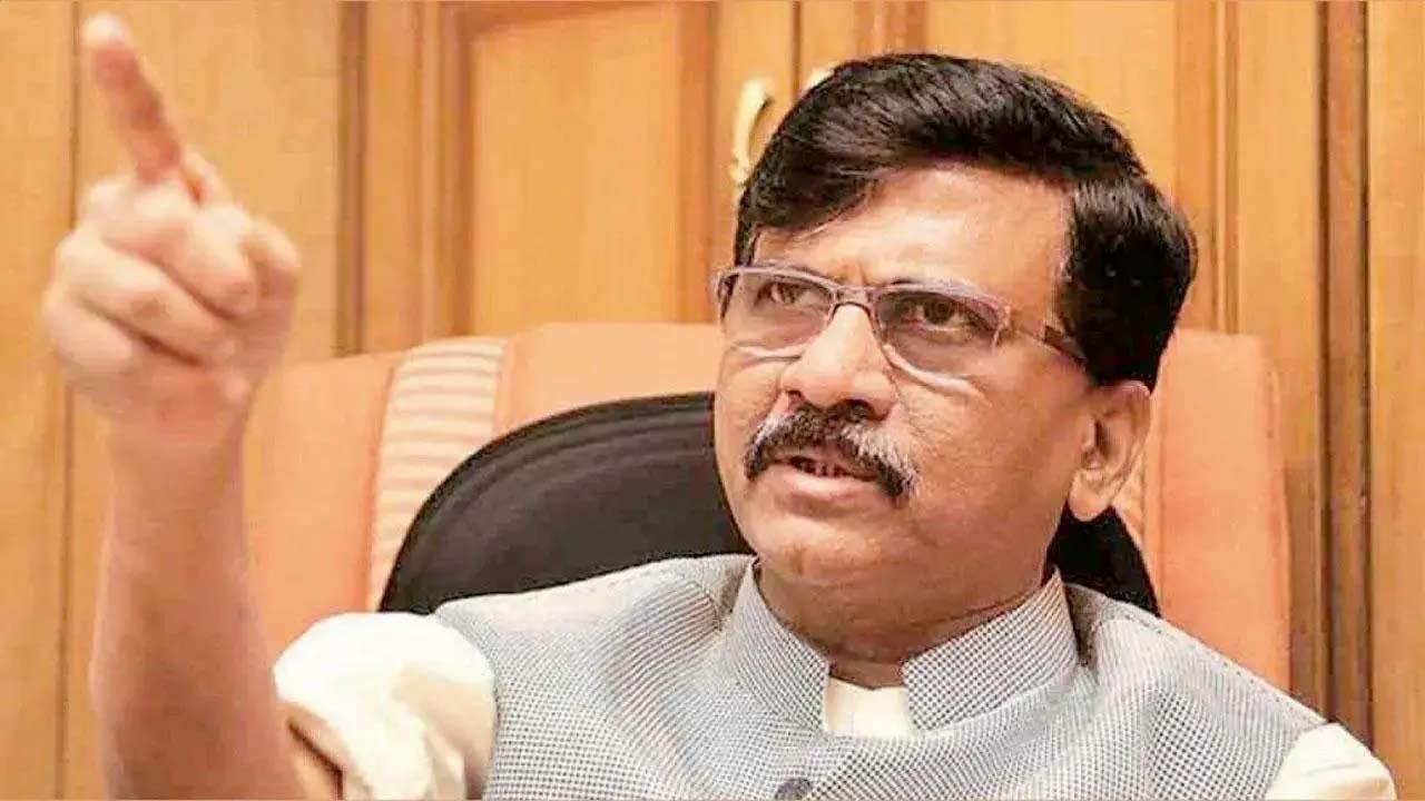 Fadnavis avoiding CM’s official residence due to superstition, claims Sanjay Raut